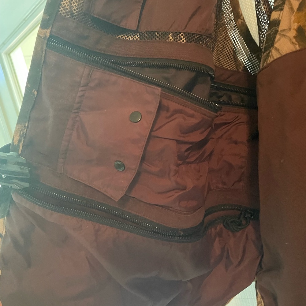 Field & Stream hunting/fishing vest - Picture 3 of 4
